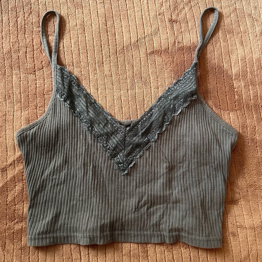 { Cropped Ribbed Tank Top }